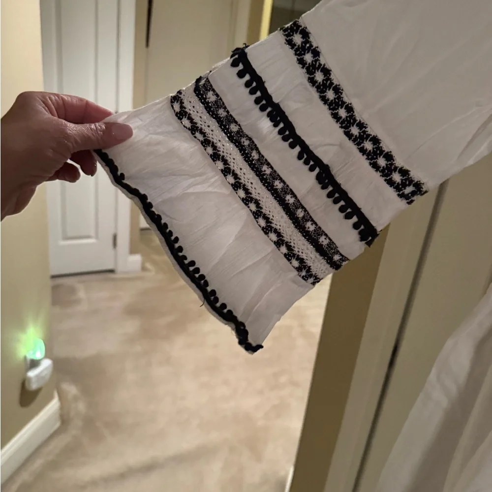 White and Black Trim Dress - Picture 2 of 4